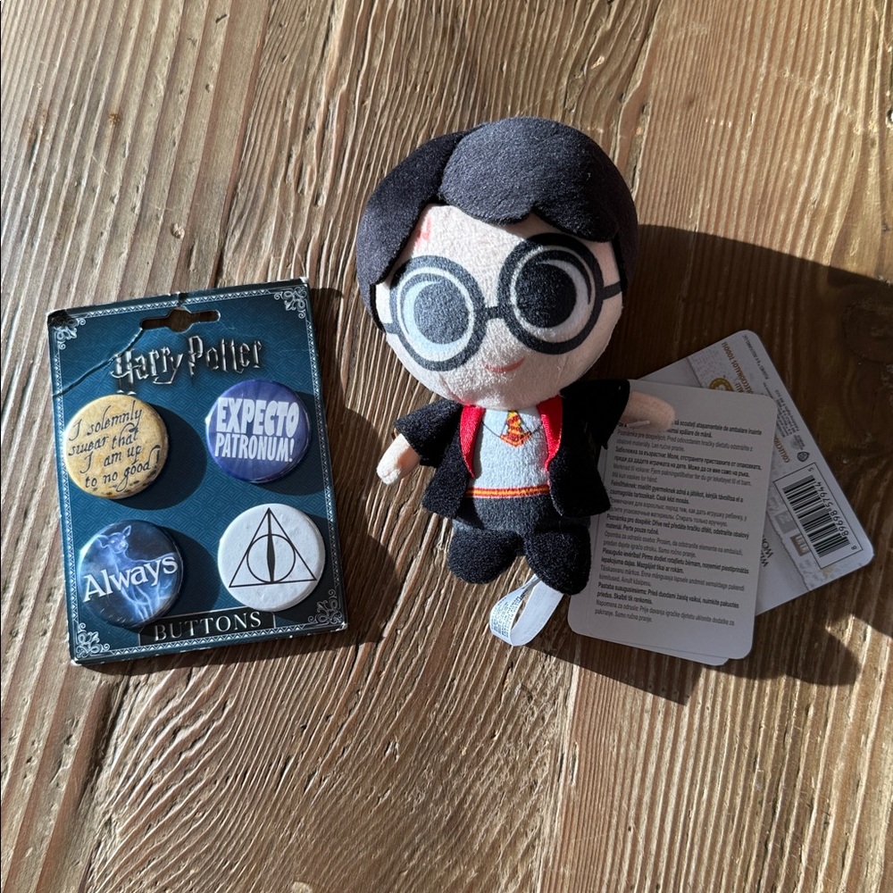 Harry Potter 4” plush and Themed Button Set - Blue, White, Gold